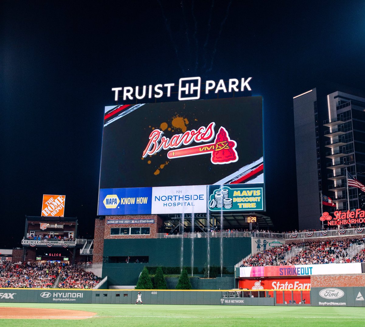 Braves unveil SunTrust Park Chop House