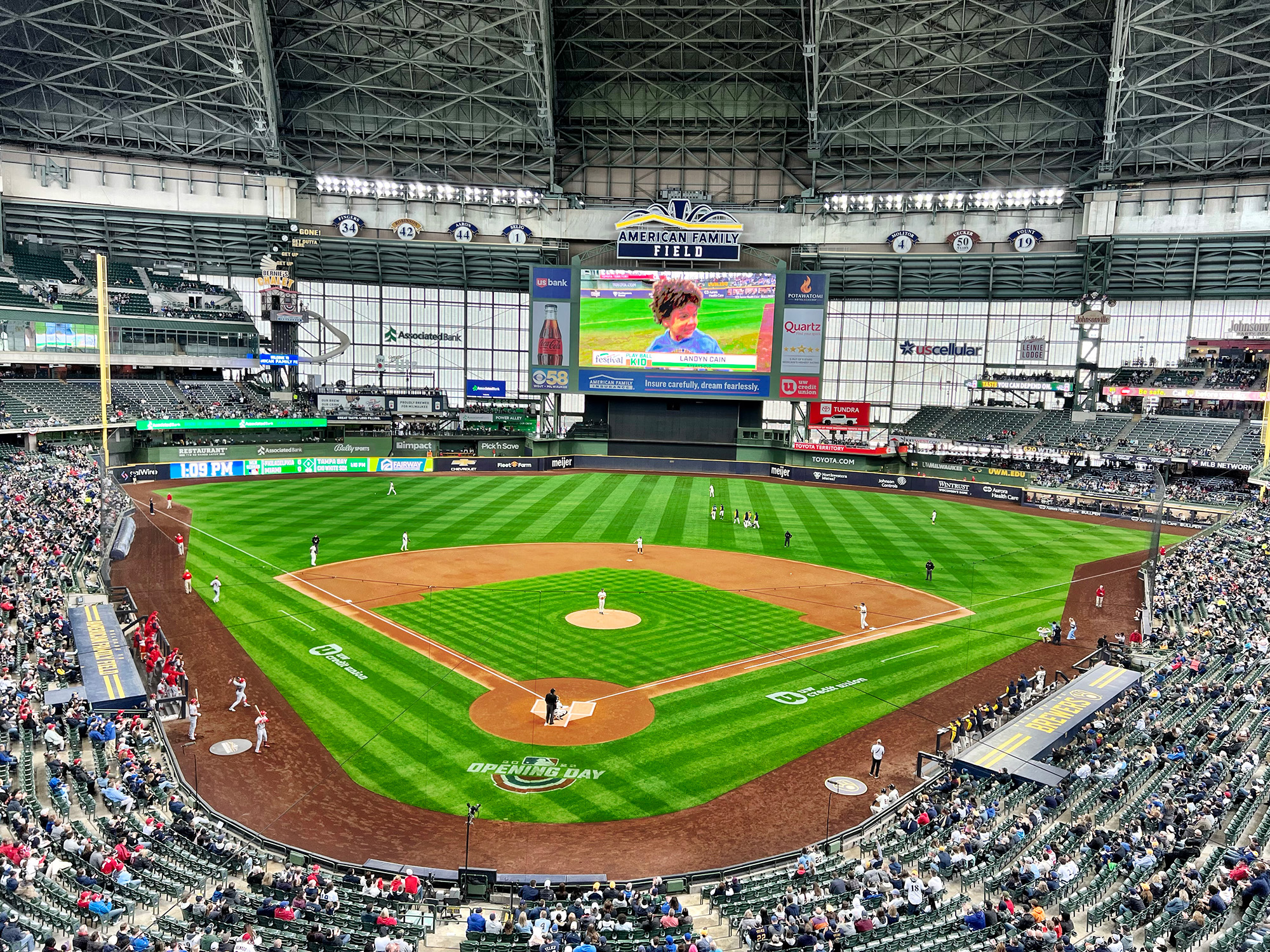 Milwaukee Brewers announce 25 percent capacity at American Family